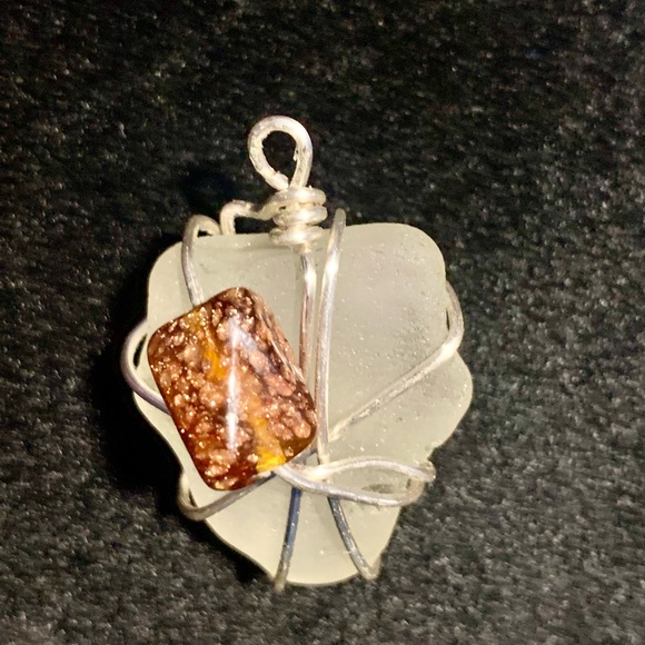 Beautiful Seaglass pendant from Cape Breton Island - Picture 2 of 4